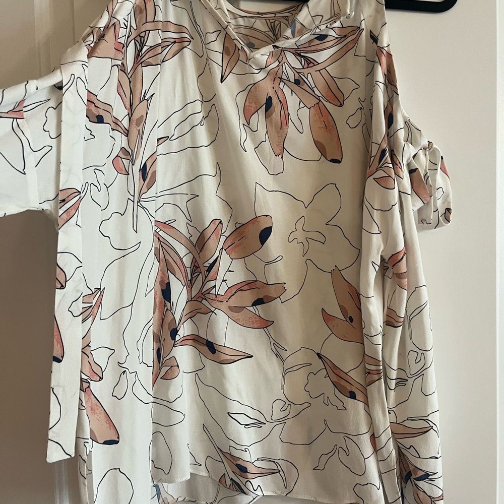 1. State Elegant Blouse in Classic White Size Large. Never worn!